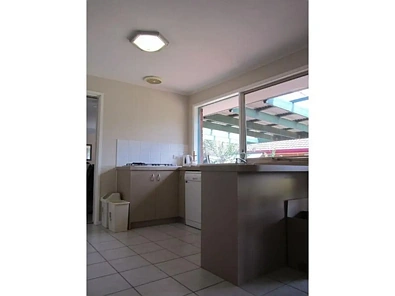 7 Momba Close, Kurunjang, VIC 3337, 3房, 2浴, House