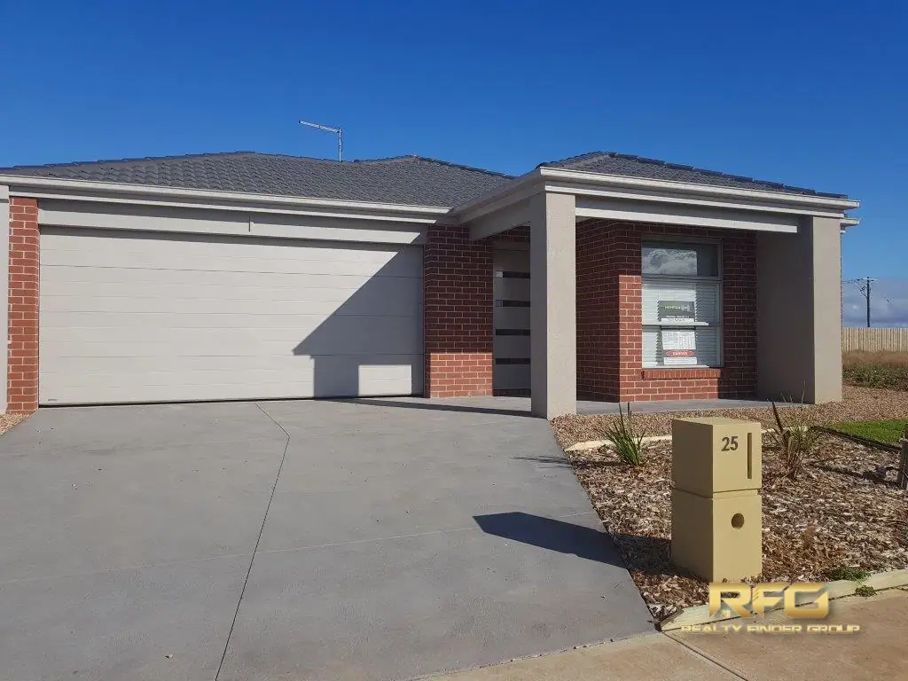 25 Tamworth Grove, Point Cook, VIC 3030