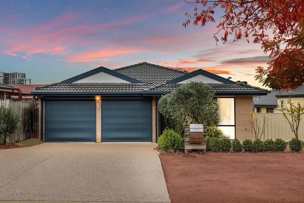 Gungahlin 4Habitaciones Warmth, Light and Easy Living in the Heart of Gungahlin
