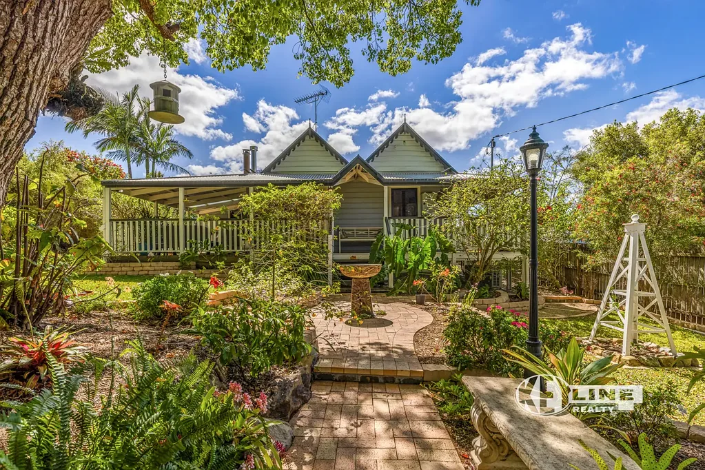 Gympie 3कमरा CHARMING & CHARACTER-FILLED QUEENSLANDER: BEAUTIFUL OUTLOOK AND GARDENS!