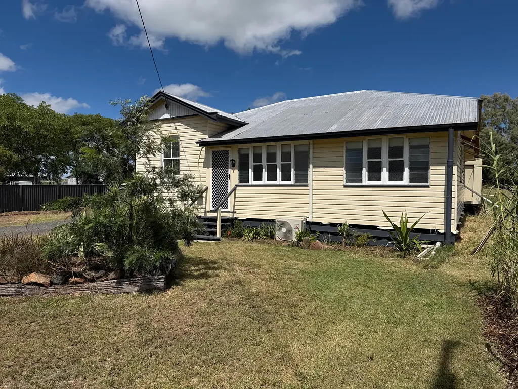 1 Progress Street, Quinalow, QLD 4403