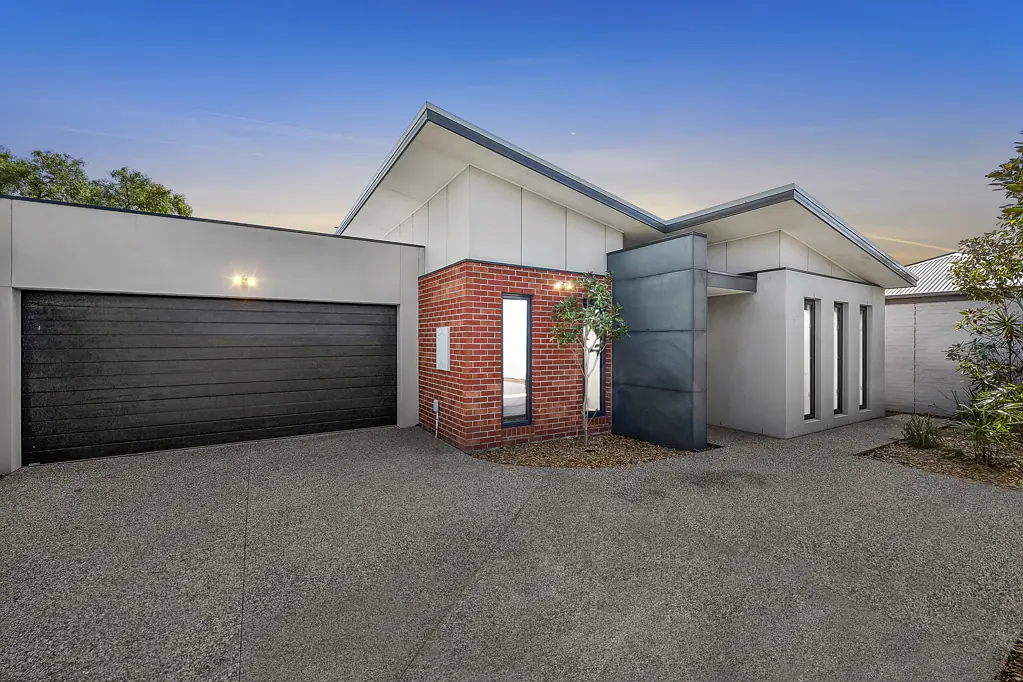 8B Roslyn Road, Belmont, VIC 3216