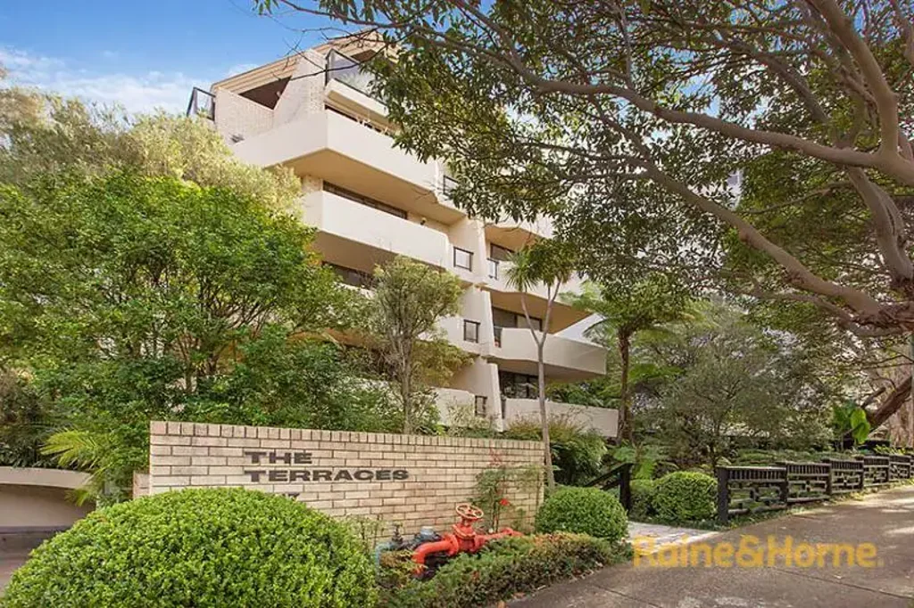 Deposit Taken - Spacious 2 Bedroom Apartment In Central Location
