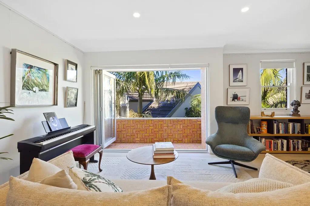 LUX FURNISHED APARTMENT