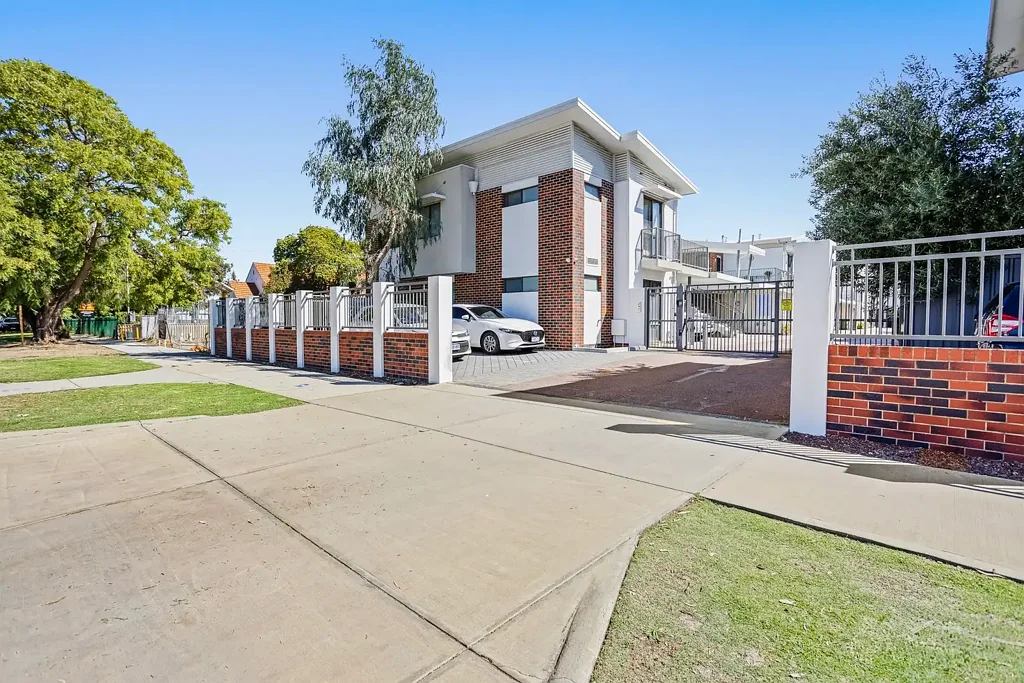 6/148 Wharf Street, Cannington, WA 6107