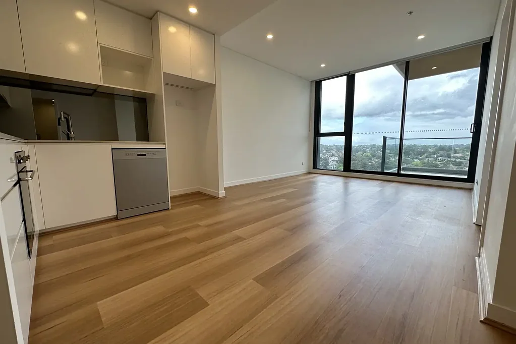 POLY HORIZON! Spacious one bedroom + study room with unblocking view!