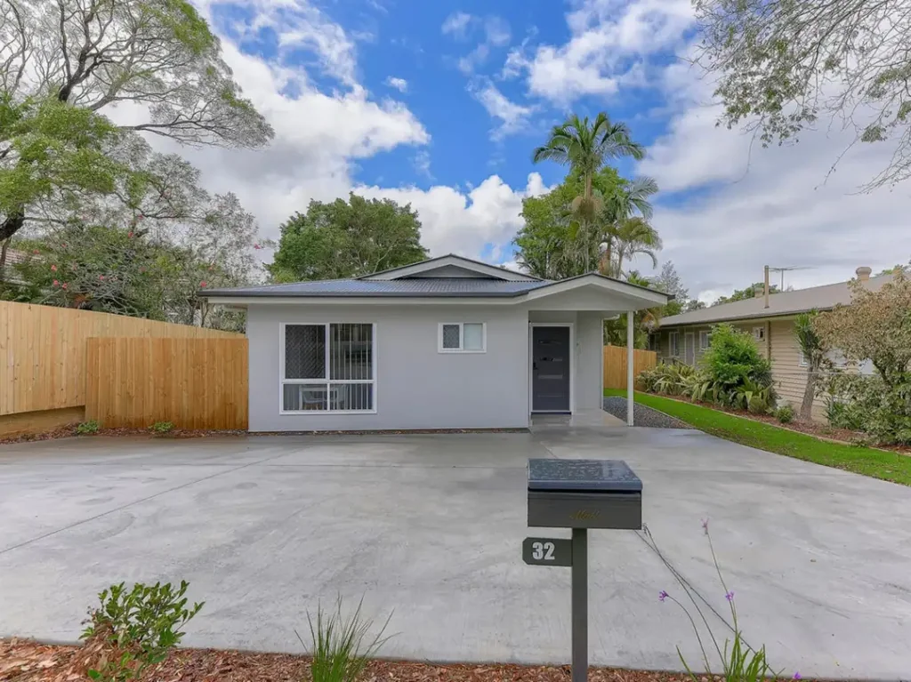 Moorooka 5房 全配家具五套间 665㎡大地块 高品质烹饪设备 独立分体空调 公交火车站近 优质购物中心旁 High-Quality Rooming House Returning $2,065 per week | $107,380 per annum