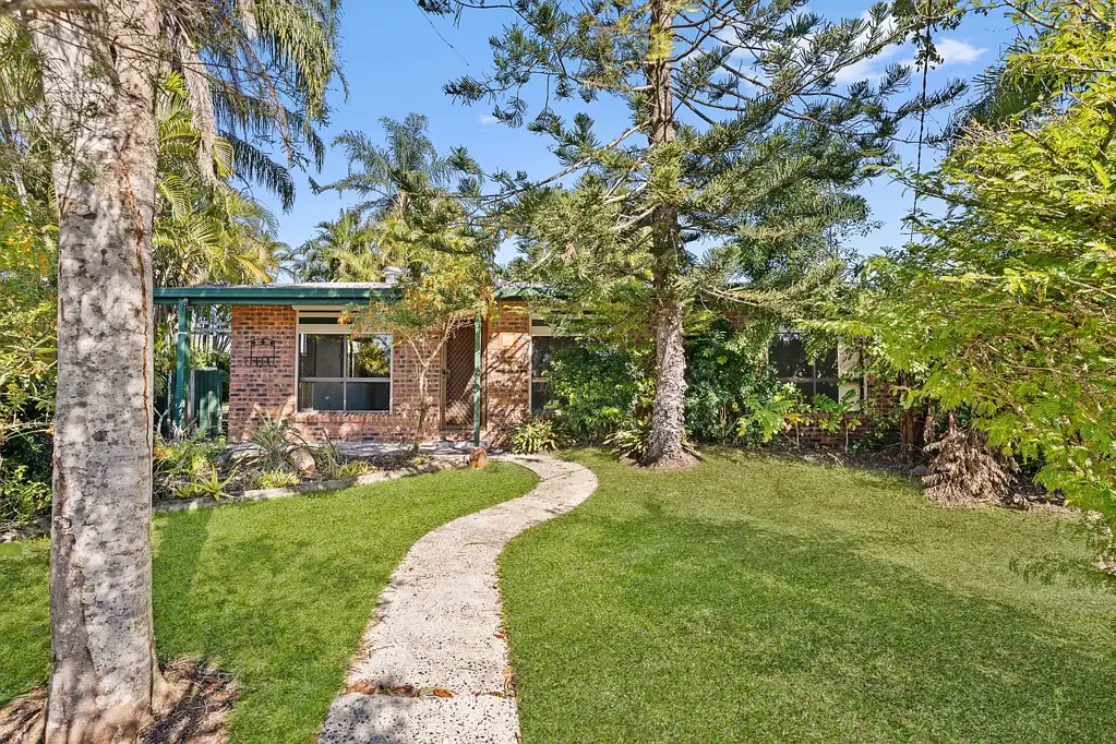 2 Heran Court, Urangan, QLD 4655
