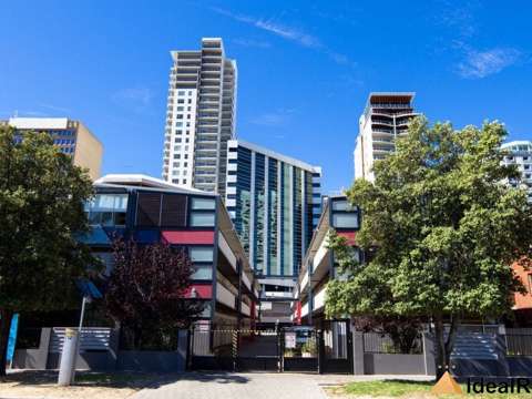 Perth 1 Bedroom Prime Riverside Location