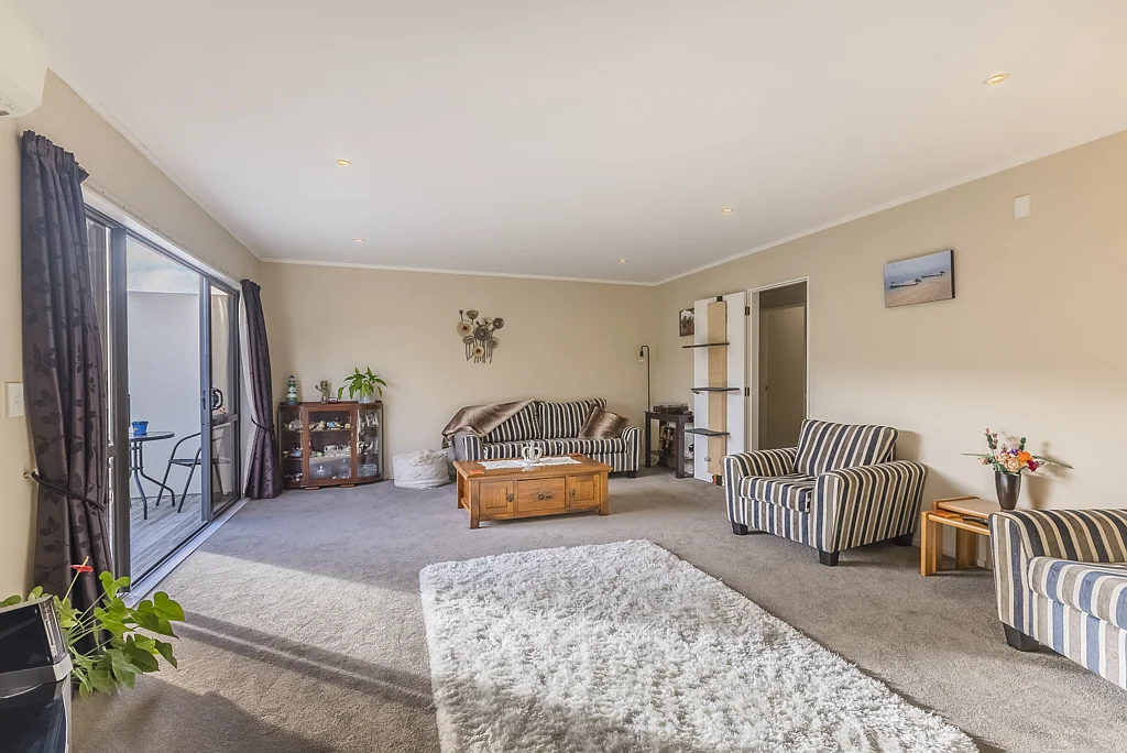 Tawa 3Kwarto Spacious, Sunny Townhouse