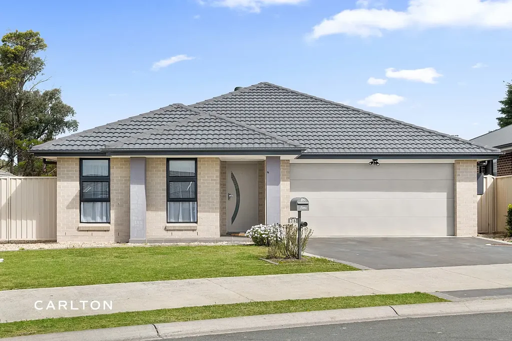 Braemar 4 Bedroom Charming Family Home in Tranquil Nattai Ponds