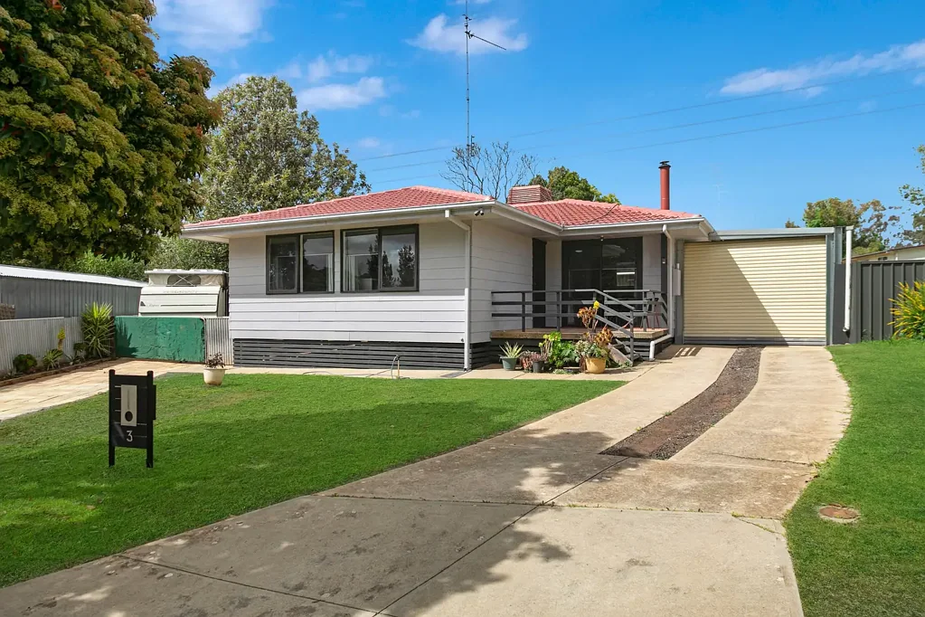 3 Phoenix Court, Clare, SA 5453