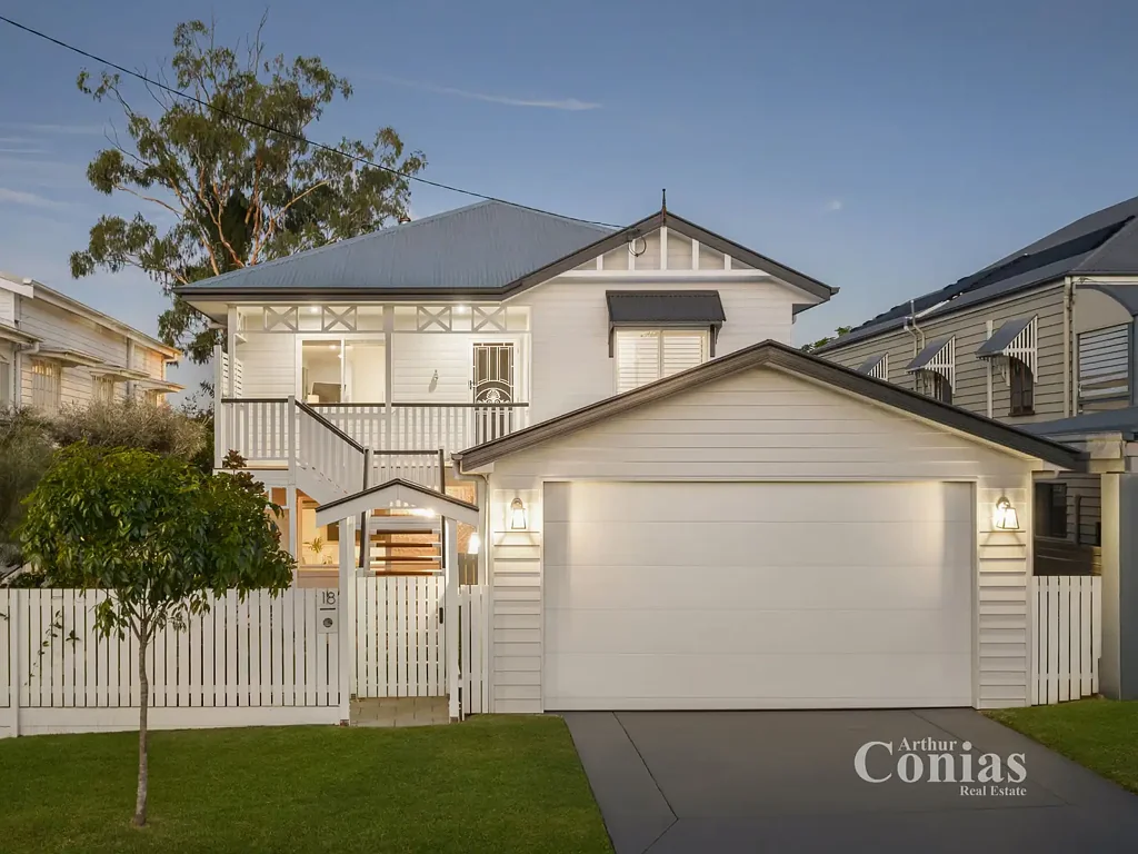 Ashgrove 5ਬੈੱਡਰੂਮ Generous Family Residence with Self-Contained Studio