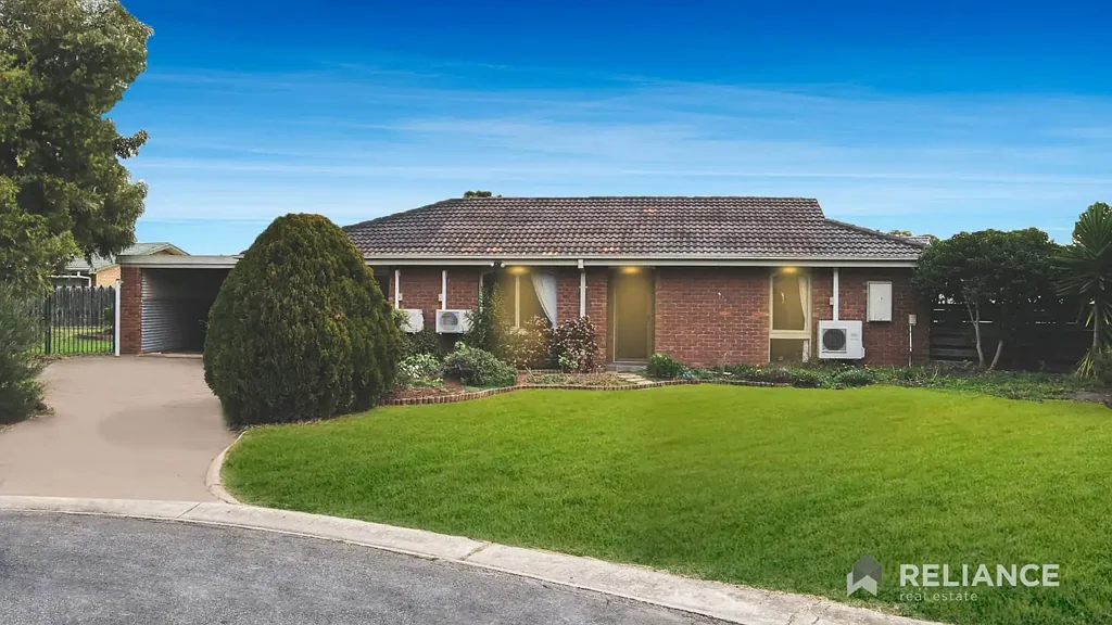 Stunning Home Close to all Amenities!!!