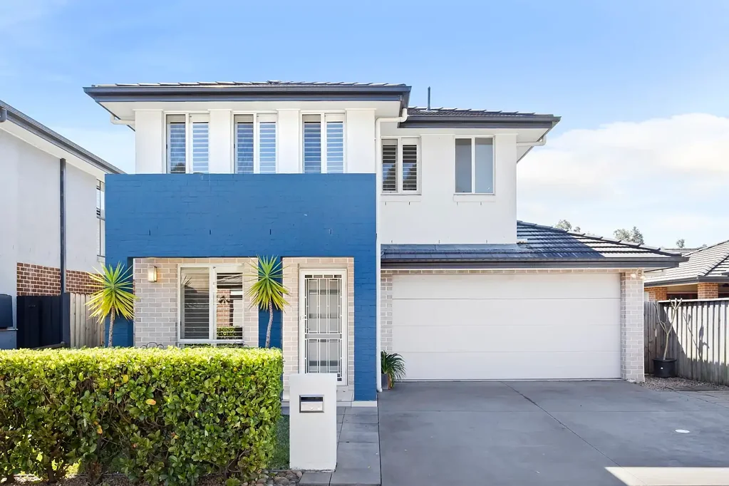 Cranebrook 4房 Waterside Estate尊贵地段 四卧三厅 全新风管空调 私密后院 湖景公园环绕 随时入住奢居 Spacious Family Home in Prestigious Waterside Estate