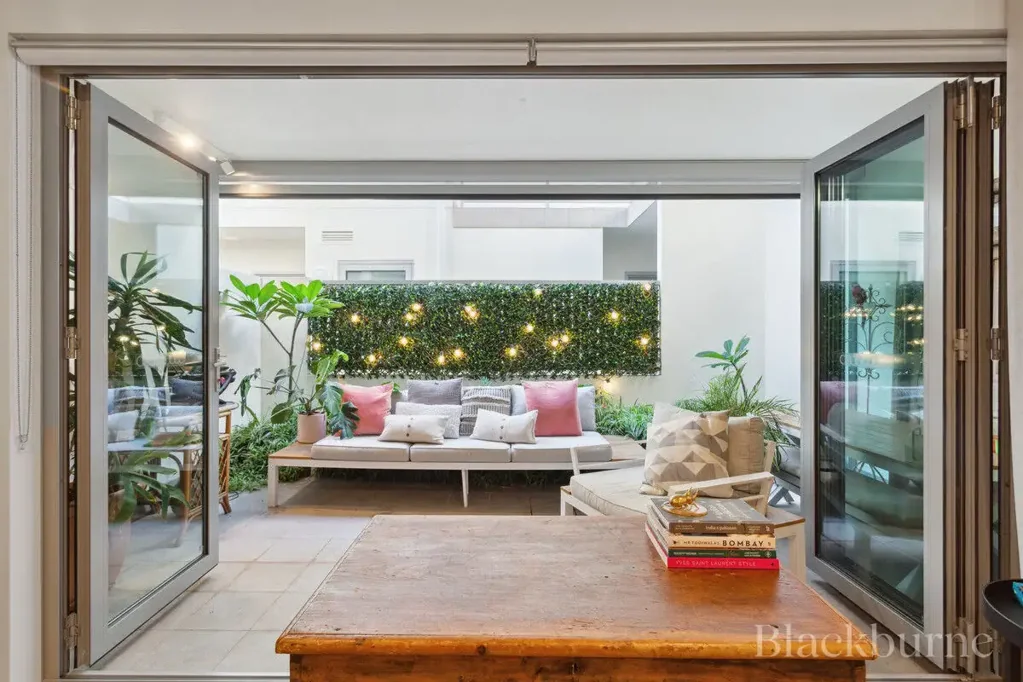 Fully Furnished Urban Living in North Perth!