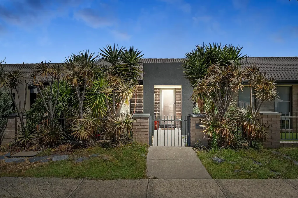8 Salisbury Street, Casey, ACT 2913