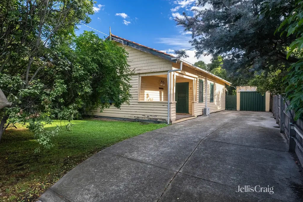 Freshly Updated Living in Preston