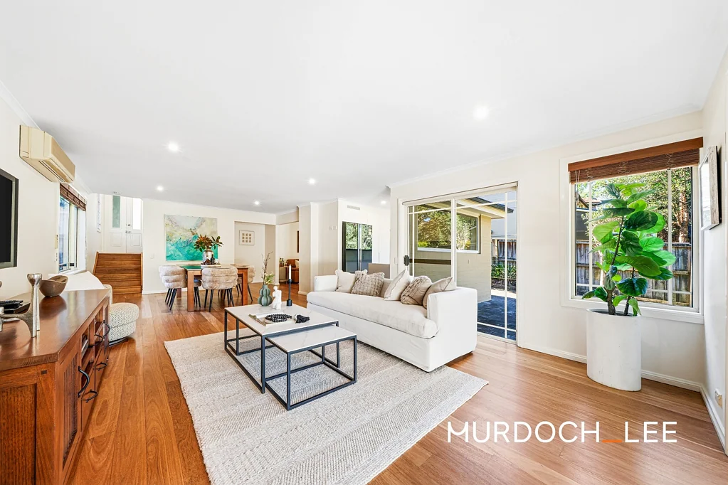 Dural 4房  独立家庭住宅，拥有私人林景 | 属于CTHS区域  Freestanding Torrens Title 4-Bedroom House with Private Backyard | Walk to CTHS