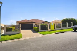 13 Golden Bear Drive, Arundel