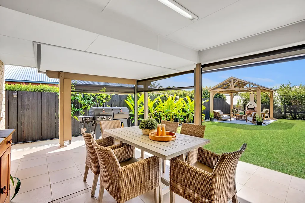 Gympie 3Habitaciones Low-Maintenance, Exceptional Side Access, Corner Block & A Large Shed… In Town!