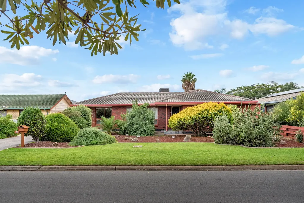 Seaford 4ਬੈੱਡਰੂਮ Coastal Living with Space, Flexibility & a Walk-to-the-Beach Lifestyle