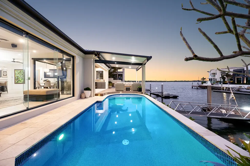 Paradise Point 4غرفة نوم SINGLE LEVEL LUXURY WATERFRONT HOME - BROADWATER VIEWS WITH PROTECTED MOORING