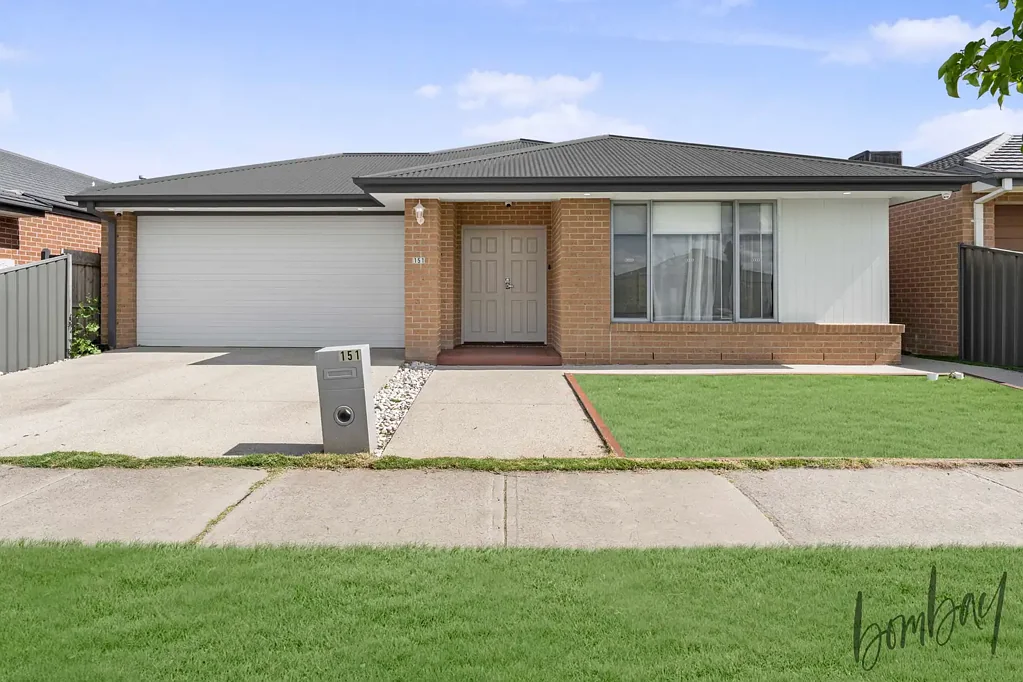 Mickleham 4房 四卧主卧套房 低维护庭院 步行至Botanical Centre 充足自然光 便利社区设施 151 Brossard Road, Mickleham - The Home Everyone's Been Waiting For