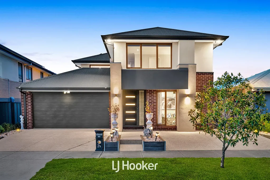 Cranbourne North 5 Slaapkamer Elegant Double-Storey Luxury in Prestigious Avenue Estate