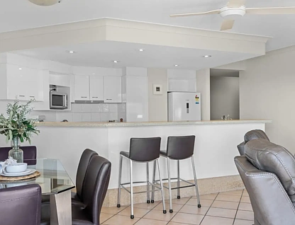 4/23 Beach Road, Coolum Beach, QLD 4573, 3 Kuwarto, 2 Banyo, Apartment