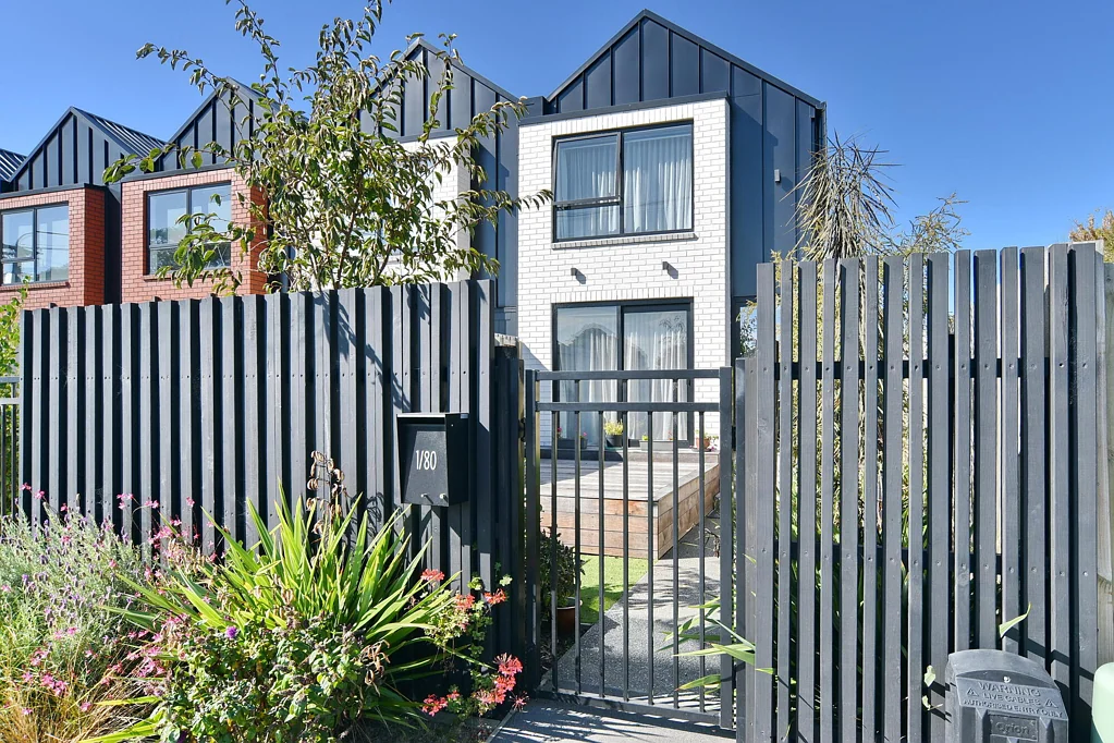 Somerfield 2chambre First Home or Investment in Cashmere High Zone