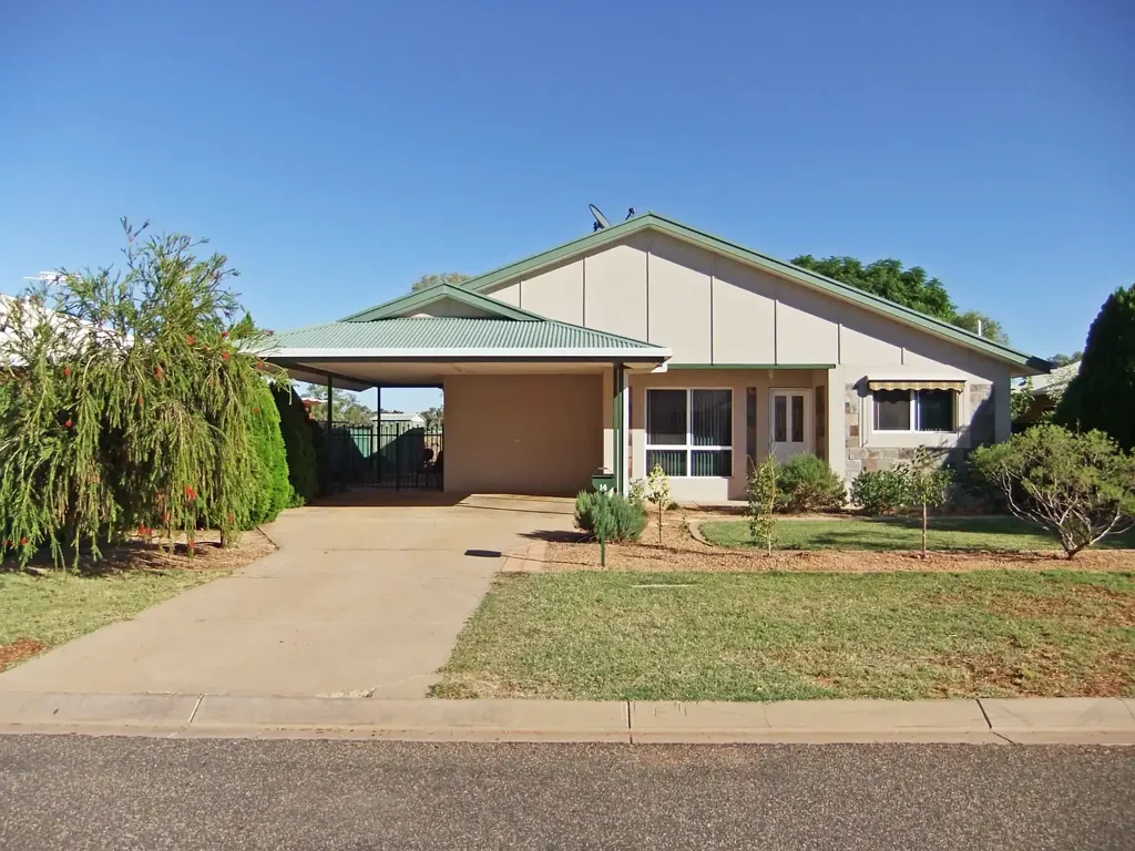 3 BEDROOM 2 BATHROOM HOME IN MERCORELLA CIRCUIT