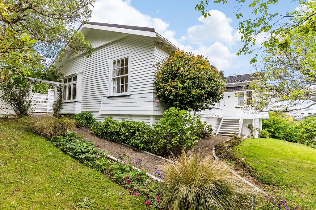 16 Newcombe Crescent, Karori, Wellington