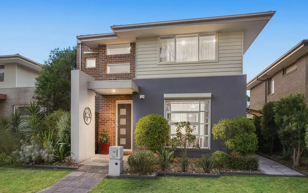 Cranbourne North 4कमरा More Space Than You Expect | More Versatility Than Most