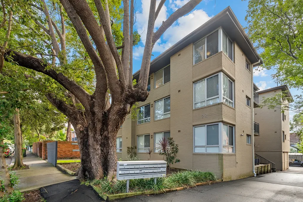 Stanmore 2 Bedroom Stanmore Surprise! Apartment plus home office