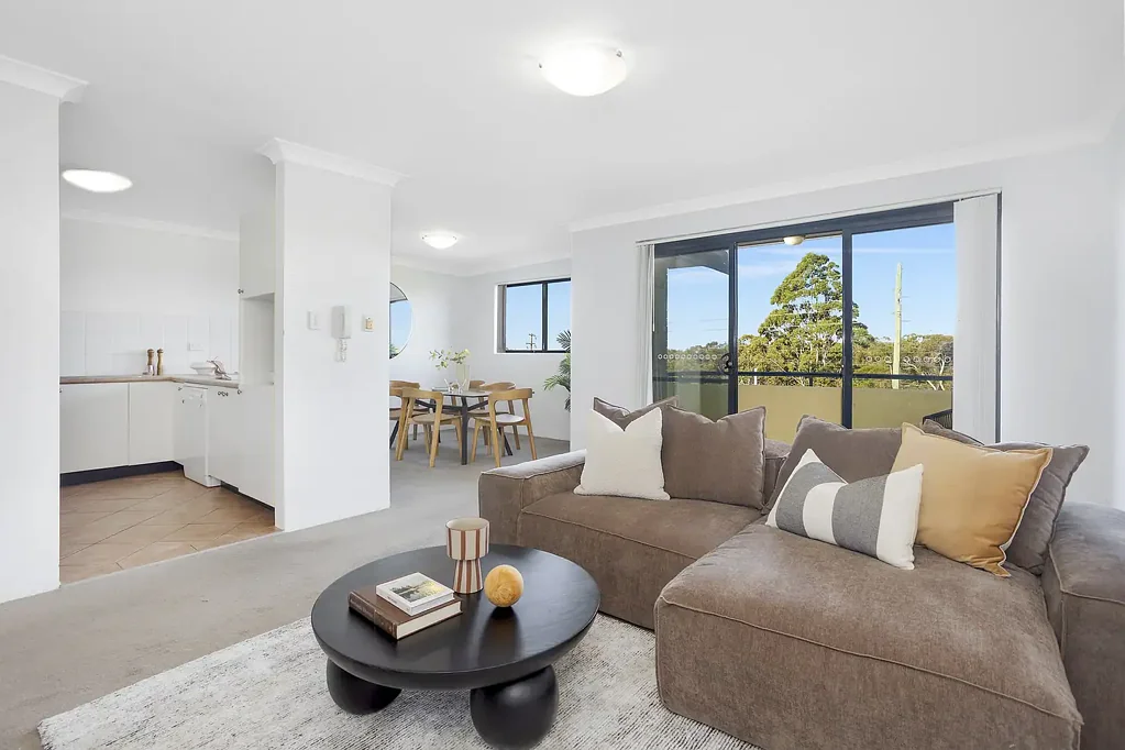 Engadine 2房 错层设计 私人阳台 皇家公园景 中心位置 开放空间 双车位车库 VIEWS.