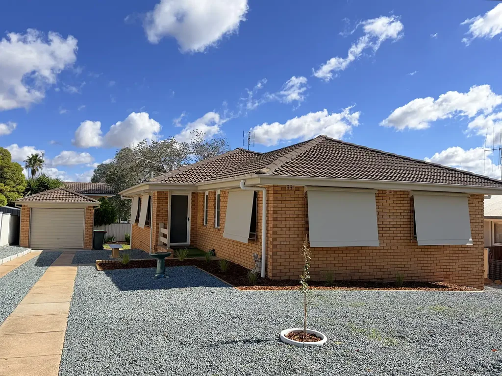 Ray White Parkes