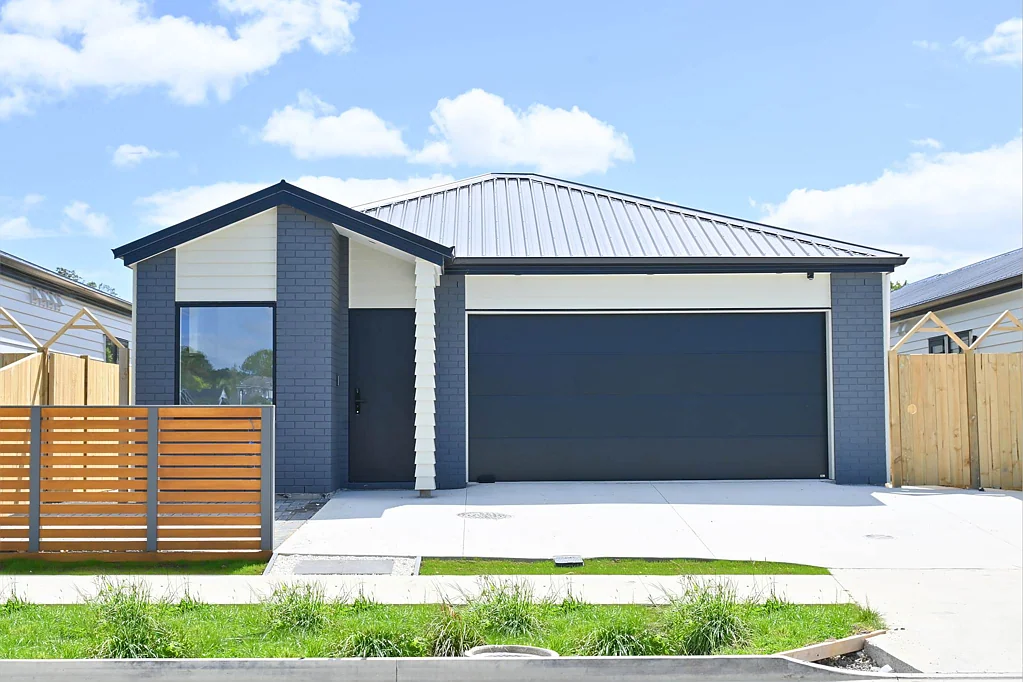 Opaheke 4房  Double Master, Double Kitchen, Reserve Side Living