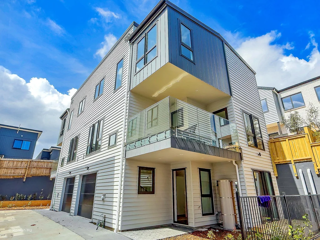 Mount Wellington 4 Slaapkamer Premium Mt Wellington Duplex!  Ready Move-in