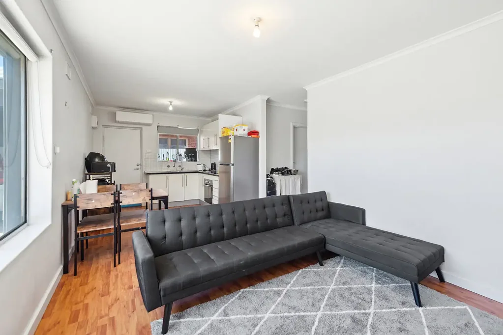 St Clair 2chambre Welcome To Your New Place, A Stylish & Secure Ground Floor Unit in St Clair!