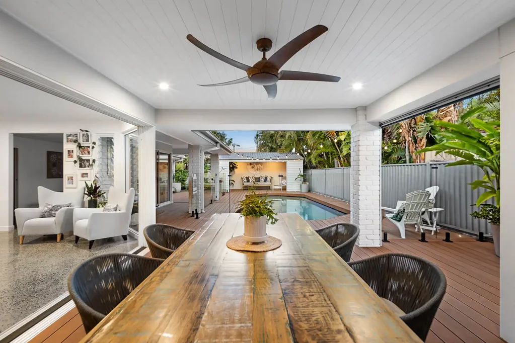 Palm Beach 4Habitaciones Coastal Living Meets Modern Comfort at 17 Denawen Street, Palm Beach