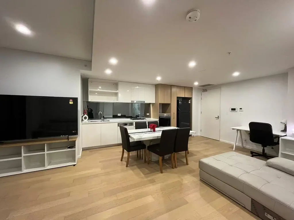 Luxury Refurbished Spacious 2-Bedroom with Furnitures！