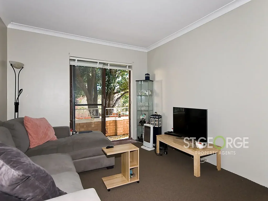 Beautiful Apartment in Sought After Locale