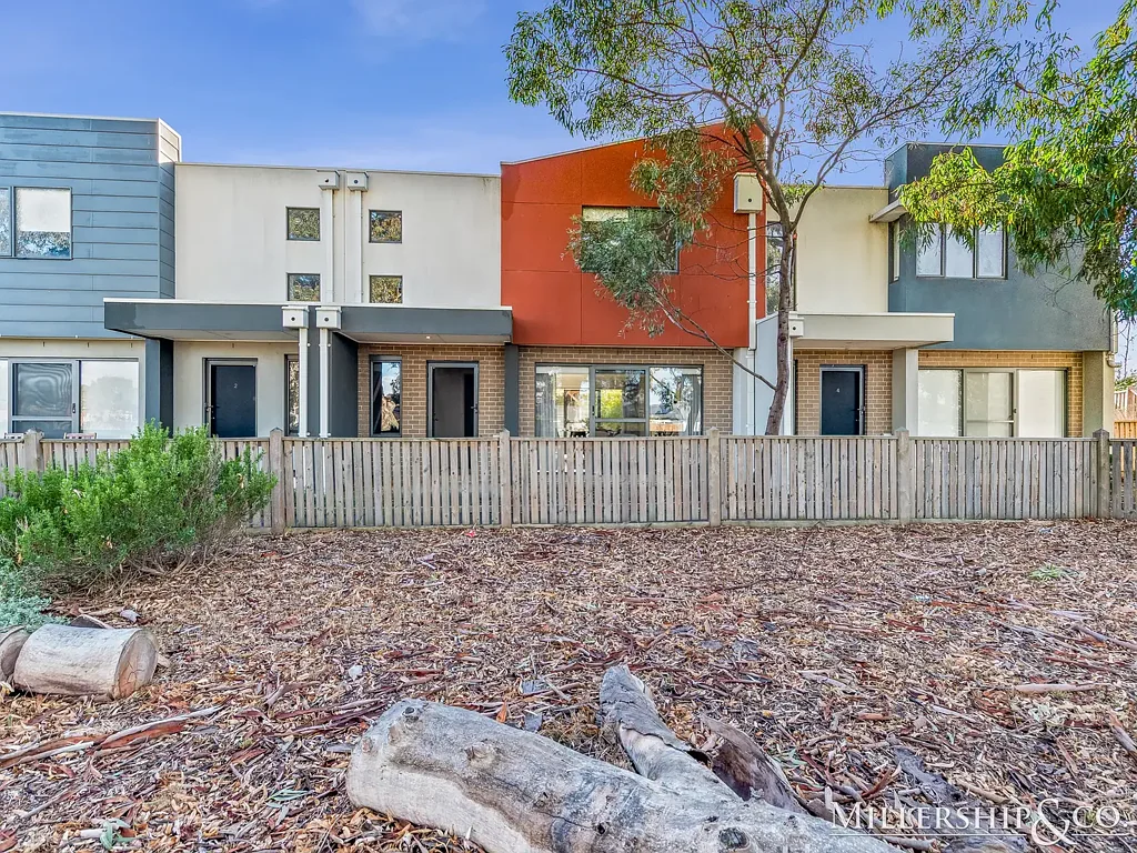 Mernda 3ห้องนอน Spacious Townhome Living in Prime Location!