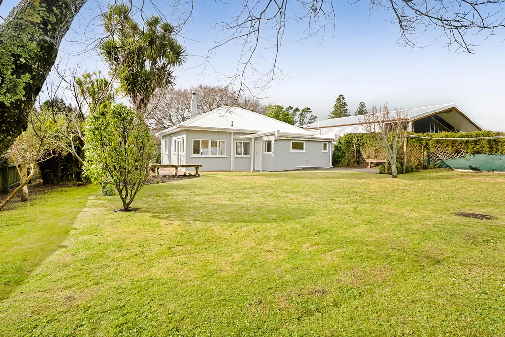 Brooklands 3બેડરૂમ Ideal first home, prime location, sunny XL section