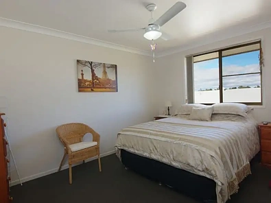 Address Withheld, Newtown, QLD 4350, 2 rūma, 1 rūma horoi, Unit