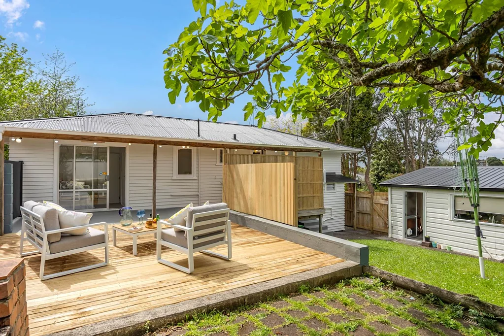 Hillcrest 3房 热门社区全能家庭乐园！731㎡永久产权地块，双重住宅功能+休闲花园露台，成熟社区便捷无忧！ Versatile Family Haven on 731m² Freehold Land