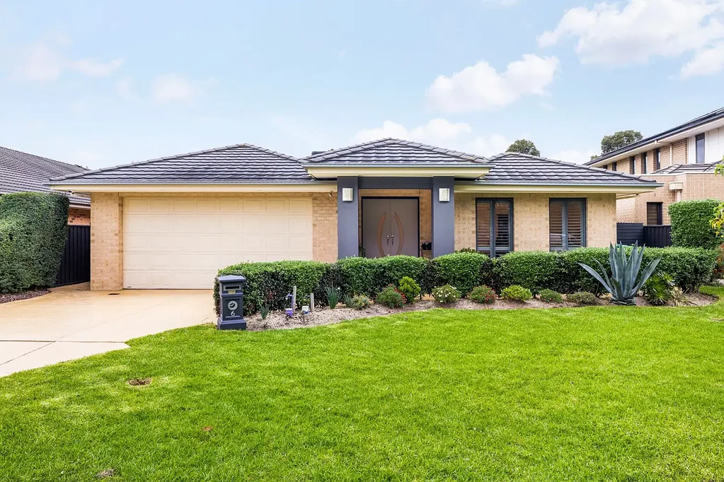 Sandhurst 4Kwarto The Brief: Parkside Prestige in a Coveted Sandhurst Setting