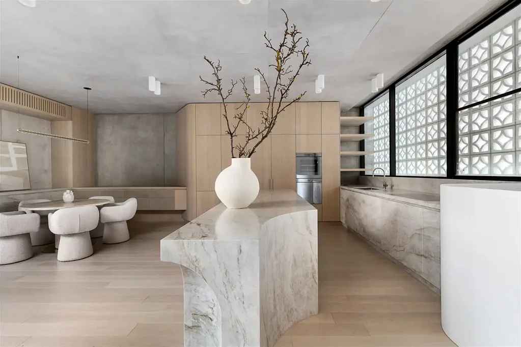 $3,850 per week fully furnished | 3-4 month lease | Bond $15400 | Available now until Dec 18