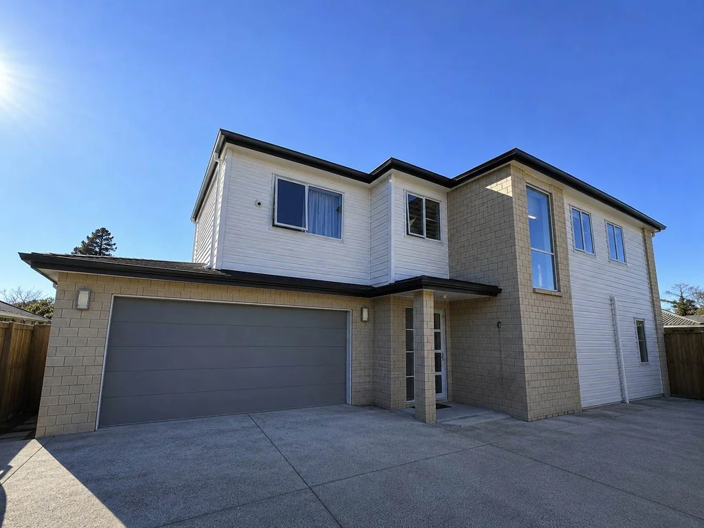 Henderson 5部屋 Spacious Family Living with Two Master Suites